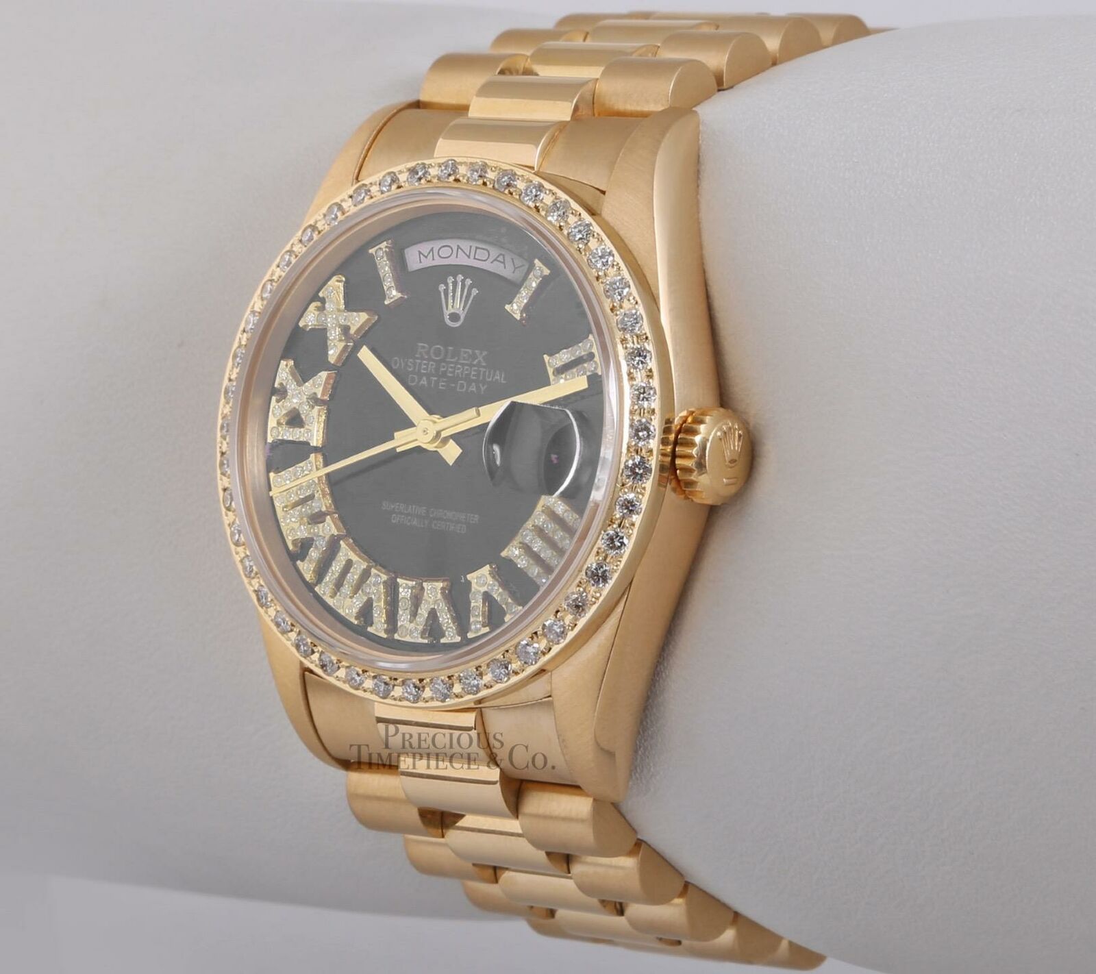 Rolex Day-Date 18238 President 18k Gold-Black Roman Diamond Dial-Diamond Bezel